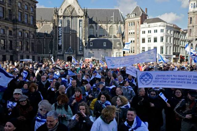 12036902_807002406079659_3948645652337591480_n